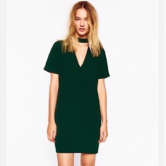 Zara Dresses & Skirts - Zara Emerald Green Choker V-Neck Plunge Shift Dress